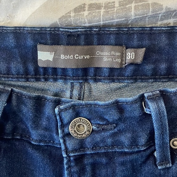 Levi’s Cropped Ankle Length Jeans - Picture 3 of 6